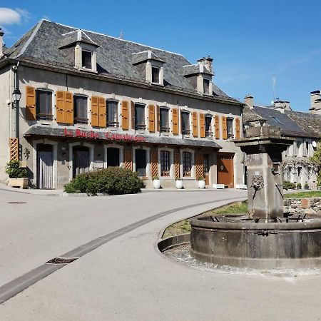 La Ruche Cantalienne Saint-Etienne-de-Chomeil Bagian luar foto